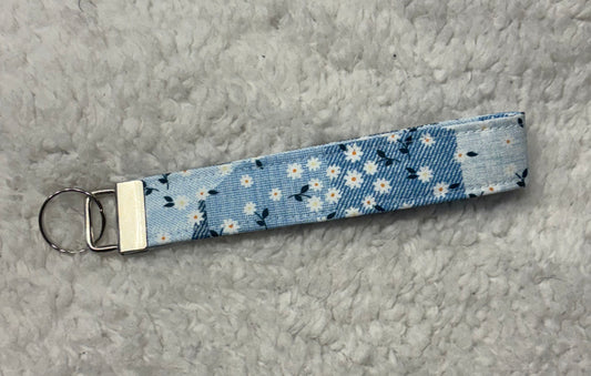 Daisy Key Wristlet