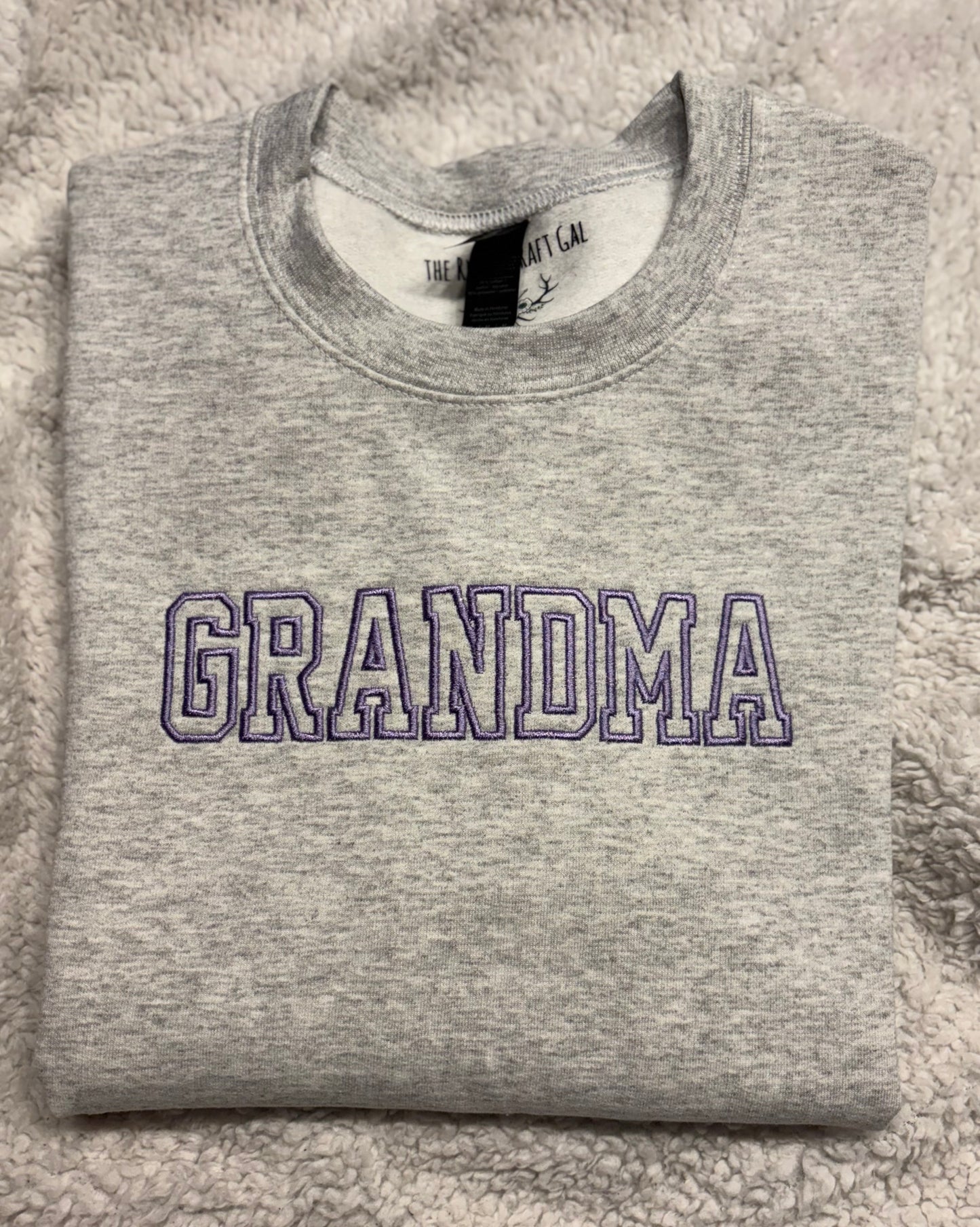 GRANDMA Outline Crewneck