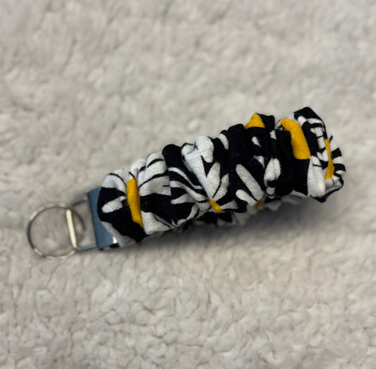 Daisy Flannel Scrunchie Key Wristlet