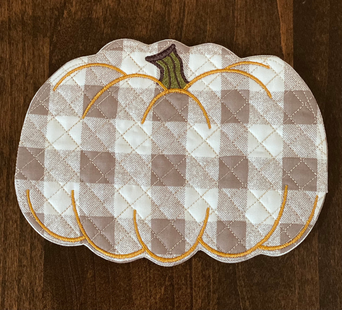 Beige & White Plaid Pumpkin Mug Rug